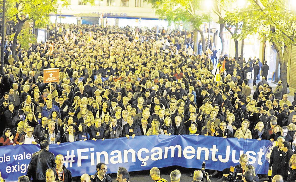 Compromís y la patronal insisten en manifestarse por la financiación en Madrid