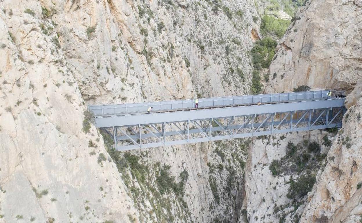 Trabajos en el viaducto del Mascarat. 