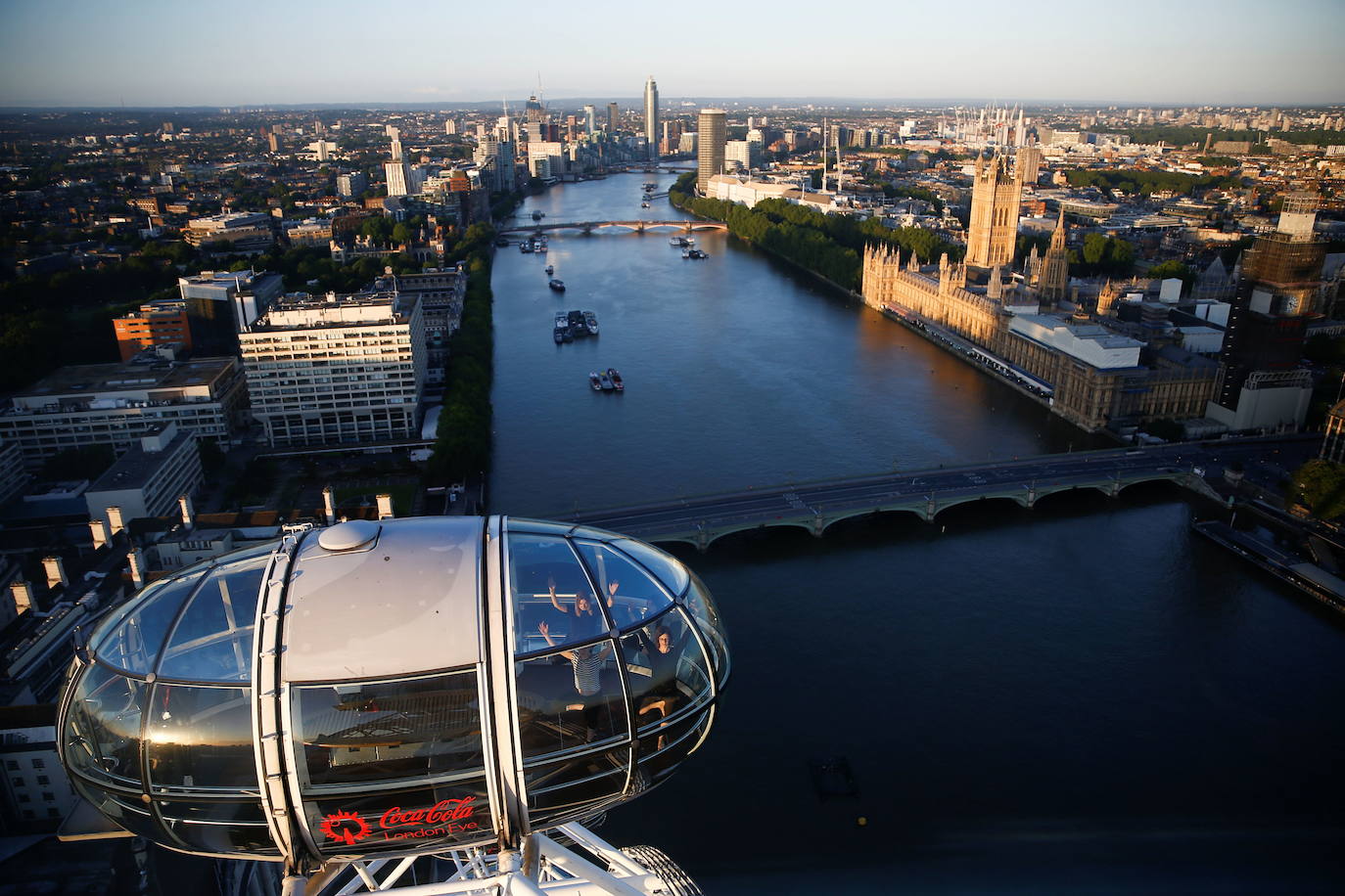 LONDON EYE (LONDRES) | Si hay una noria que es famosa a nivel mundial, esa es la conocida como London Eye, situada en la capital de Reino Unido, a orillas del Río Támesis. Ofrece unas vistas únicas del Big Ben, del Palacio de Westminster y de la zona más turística de la ciudad.