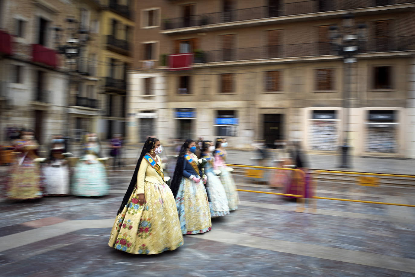 Los falleros se reencuentran con la Virgen este viernes 3 de septiembre, en las que pasarán a la historia como las Fallas más atípicas por las restricciones de la pandemia. Las comisiones vuelven a recorrer las calles de Valencia tras la cancelación de las fiestas el pasado 2020.