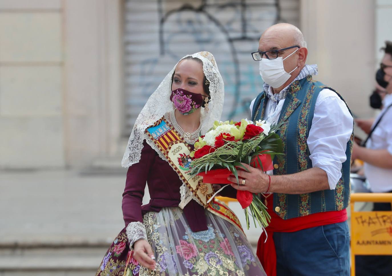 Los falleros se reencuentran con la Virgen este viernes 3 de septiembre, en las que pasarán a la historia como las Fallas más atípicas por las restricciones de la pandemia. Las comisiones vuelven a recorrer las calles de Valencia tras la cancelación de las fiestas el pasado 2020.