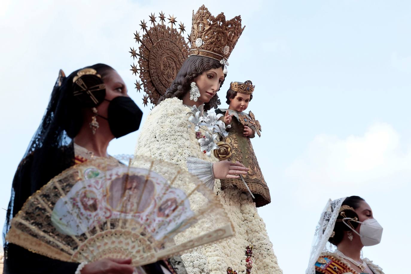 Fotos: Segundo día de Ofrenda de las Fallas 2021