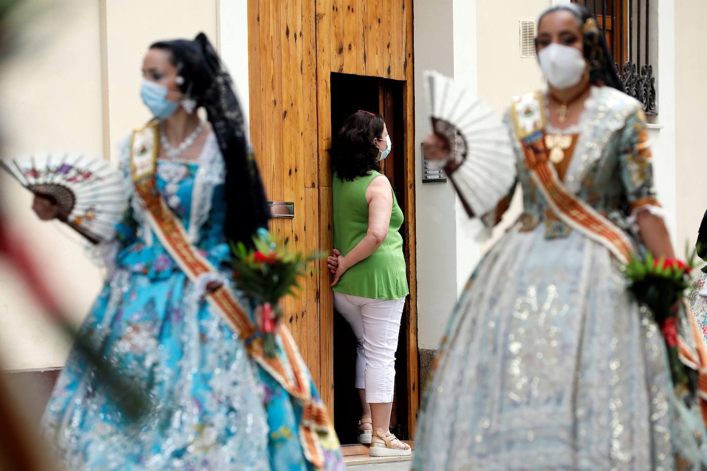 Fotos: Segundo día de Ofrenda de las Fallas 2021