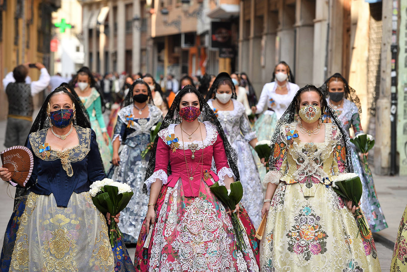 Fotos: Búscate en la Ofrenda de este sábado 4 de septiembre por la calle Caballeros de Valencia