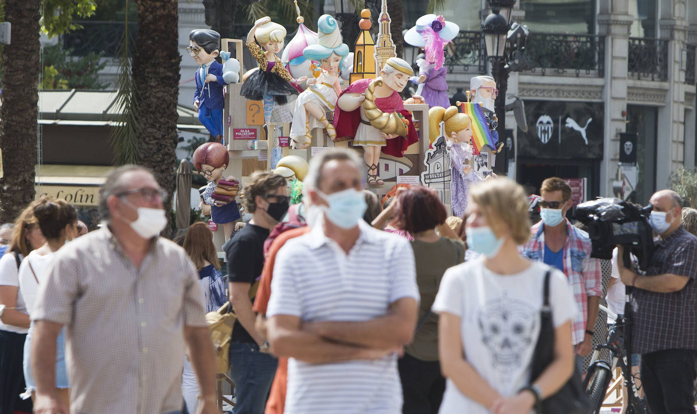 Fotos: Fallas 2021: El ambiente fallero inunda las calles de Valencia