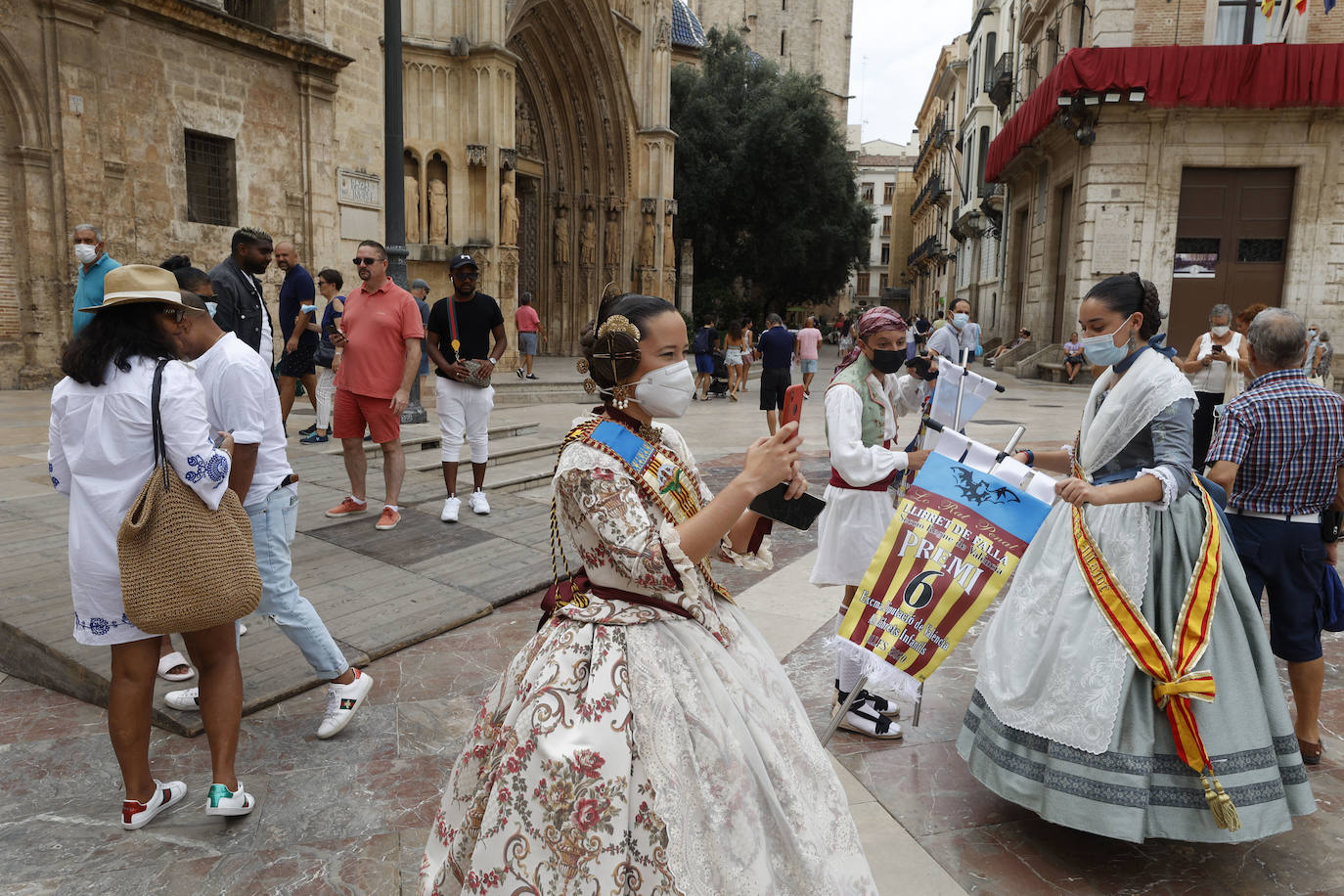 Fotos: Fallas 2021: El ambiente fallero inunda las calles de Valencia