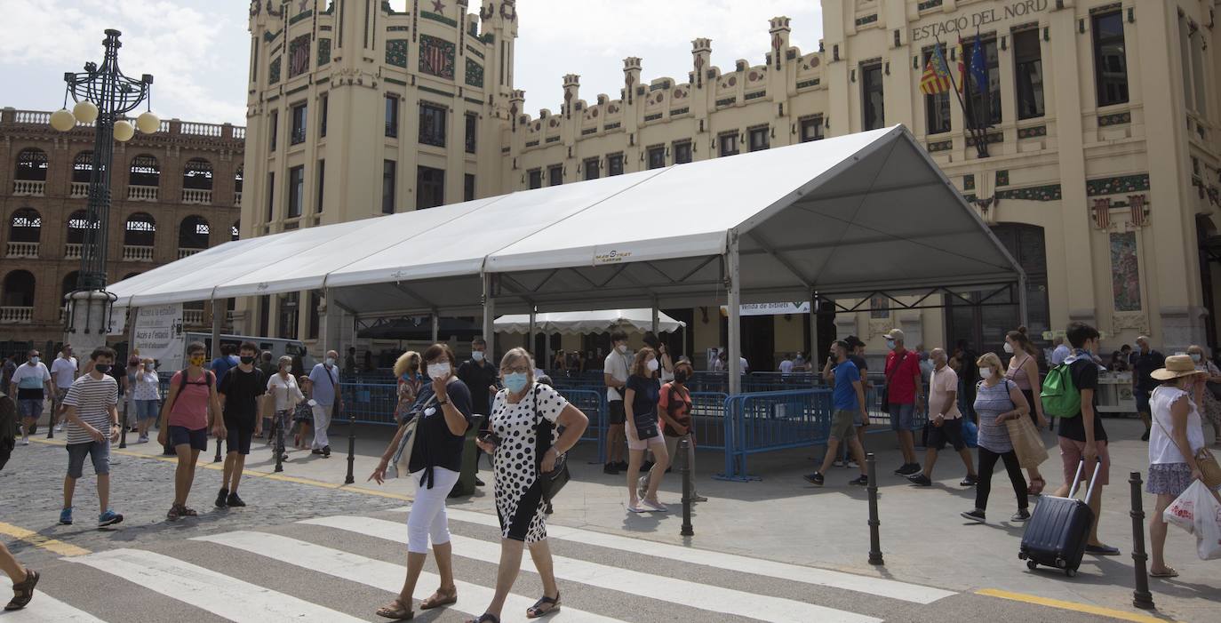 Fotos: Fallas 2021: El ambiente fallero inunda las calles de Valencia