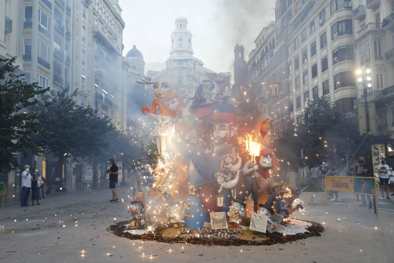 Fotos: Cremà de las Fallas de 2021