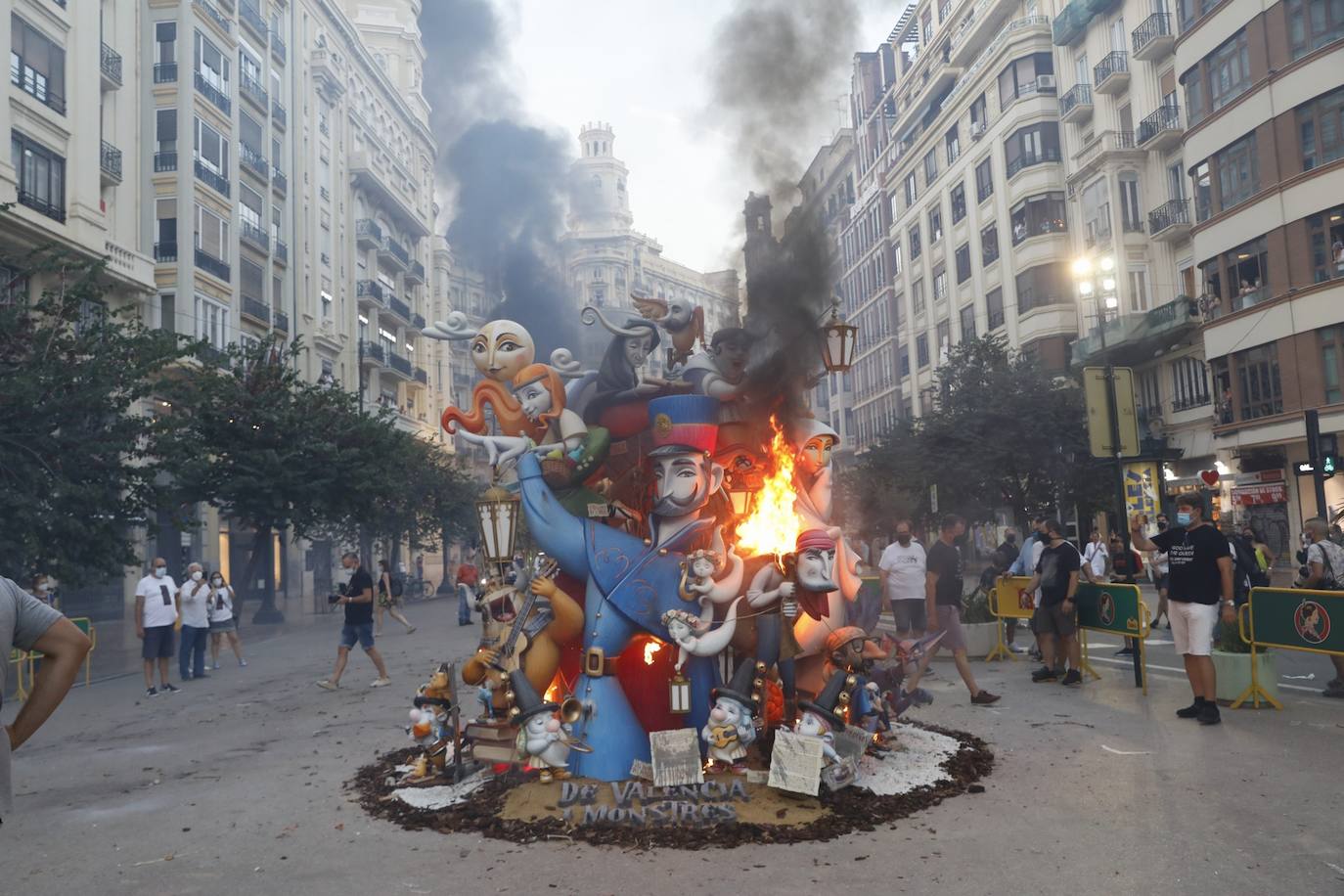 Fotos: Cremà de las Fallas de 2021