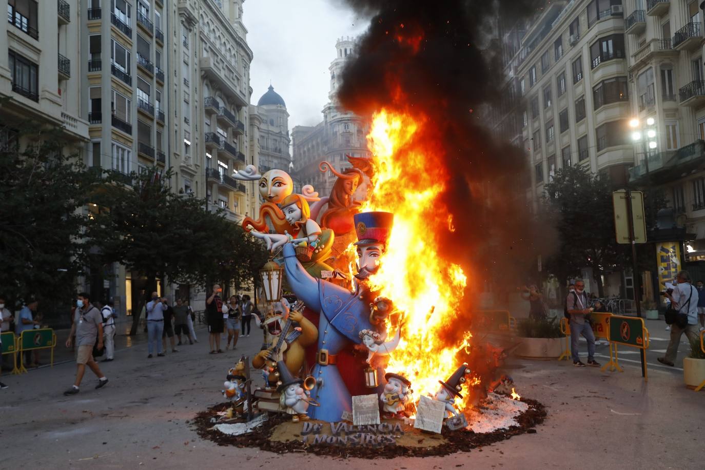 Fotos: Cremà de las Fallas de 2021