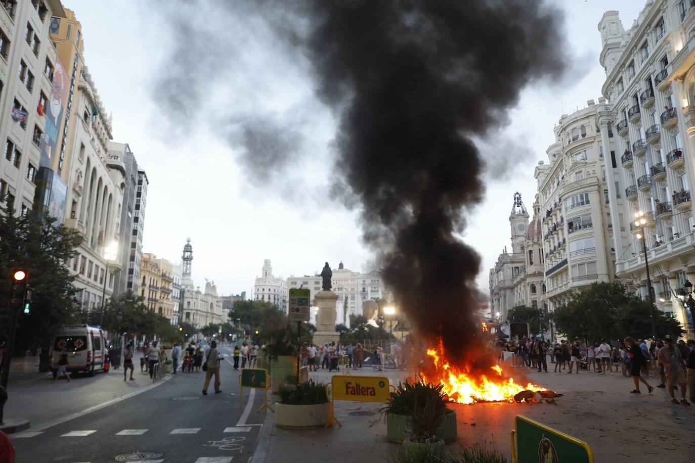 Fotos: Cremà de las Fallas de 2021