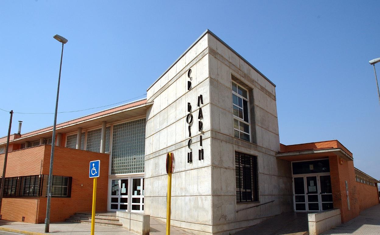 Uno de los centros educativos de Carlet. 