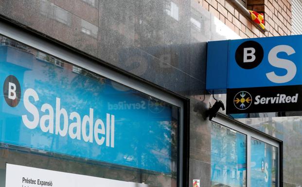 El Sabadell desvela el número de oficinas que cerrará en Valencia