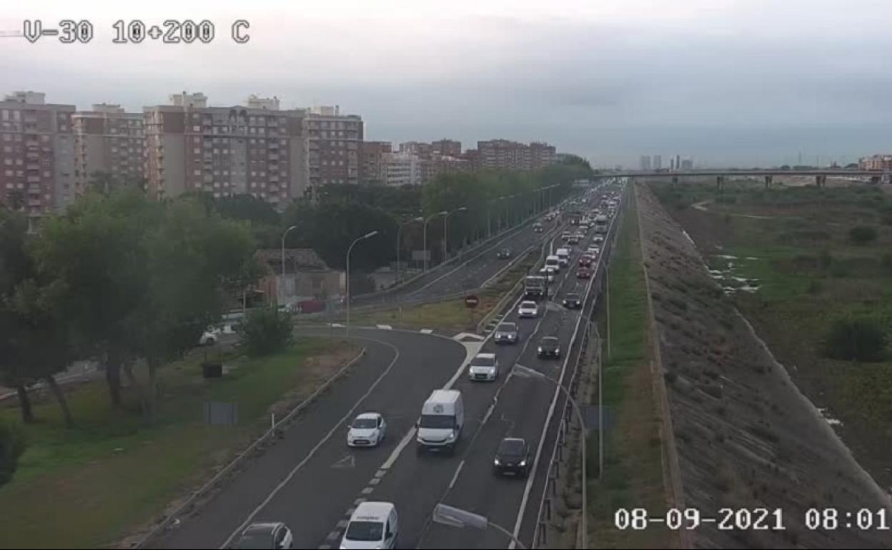 Atascos en Valencia | 10 kilómetros de atascos en los accesos a Valencia