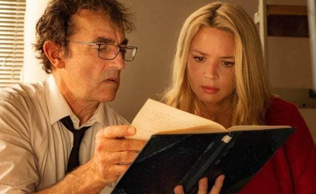 Albert Dupontel y Virginie Efira en 'Adiós, idiotas'.