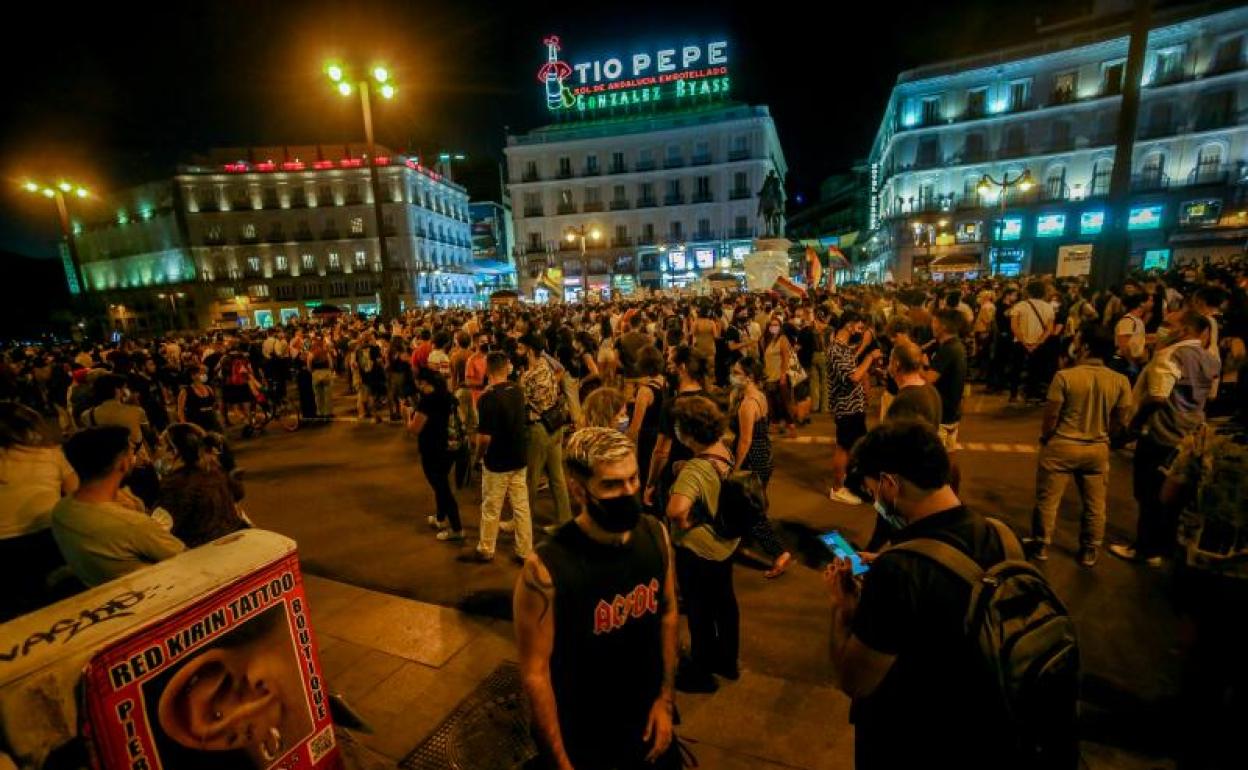 Concentración en contra de la falsa agresión homófoba denunciada en Madrid. 