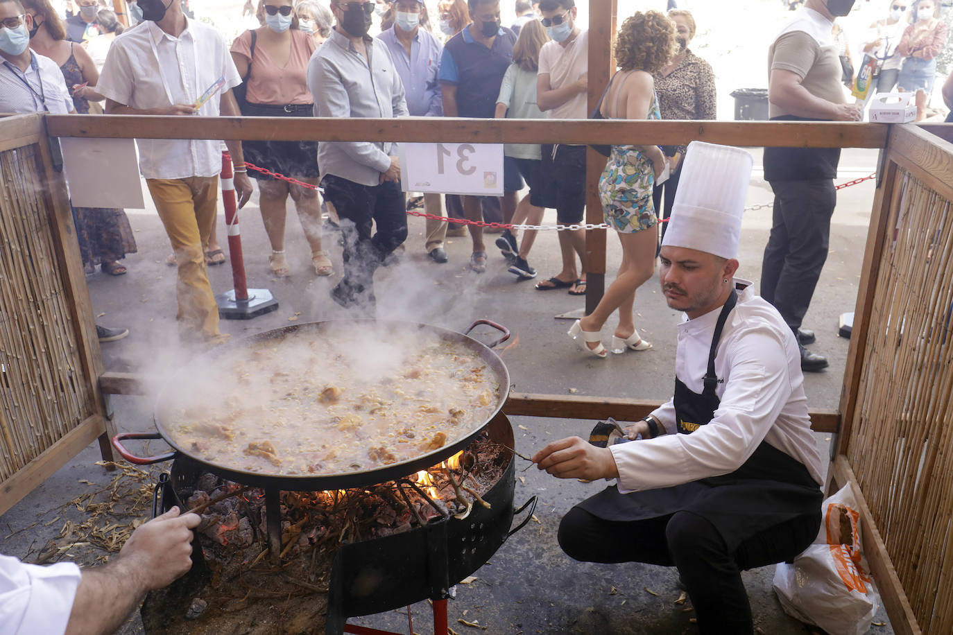 La localidad celebra una nueva edición del concurso internacional del plato tradicional valenciano