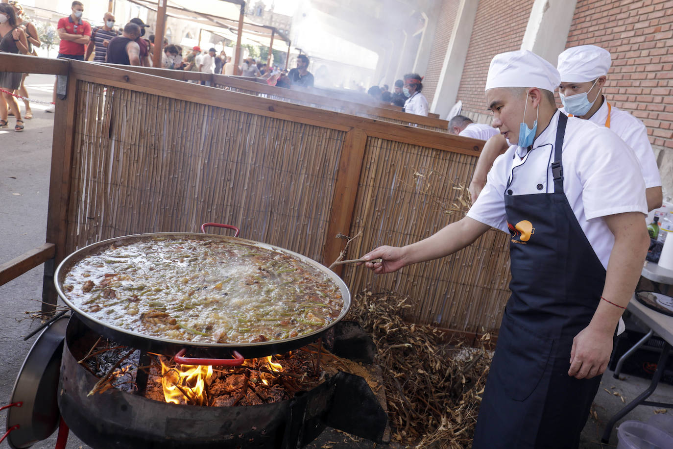 La localidad celebra una nueva edición del concurso internacional del plato tradicional valenciano