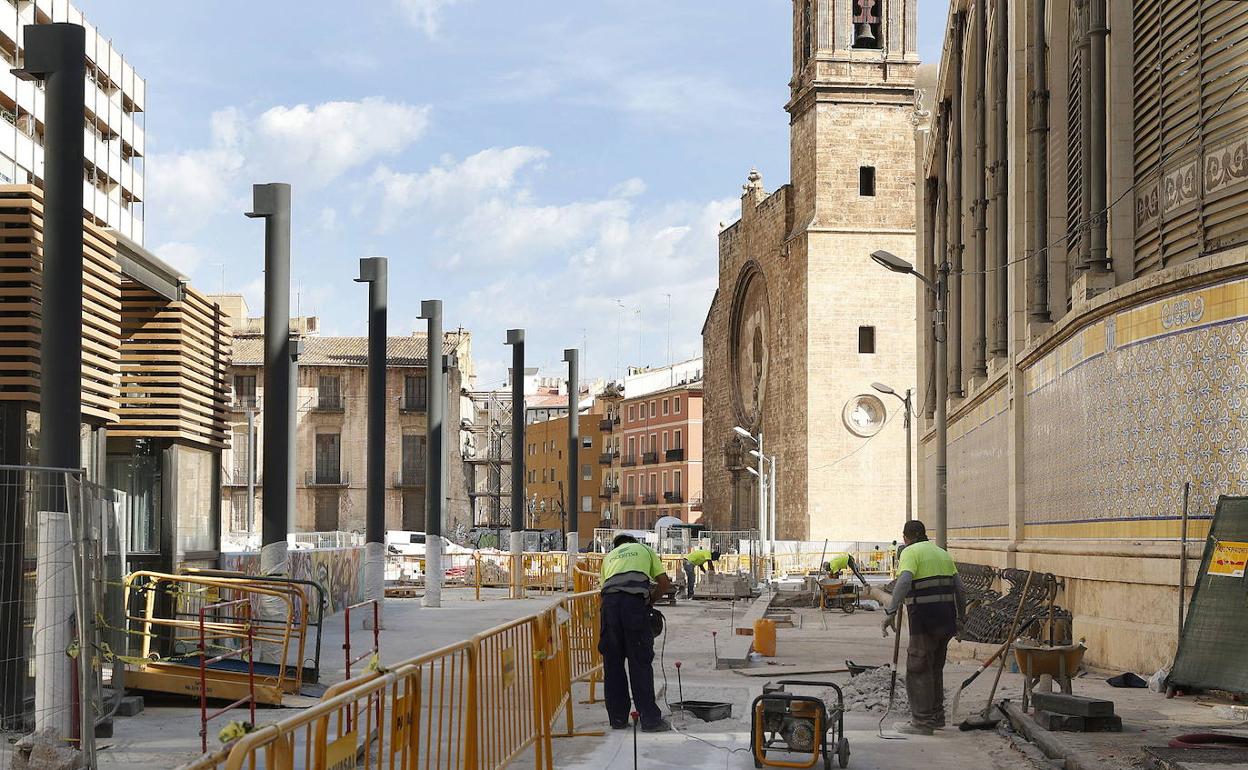 Los pilares sobre los que se instalarán las pérgolas, la pasada semana.