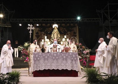 Imagen secundaria 1 - Varios de los actos de las fiestas de la Soledad.  