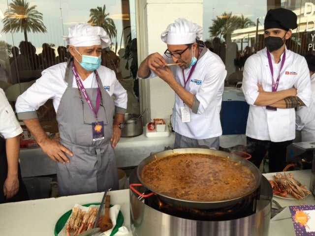 El concurso culinario regresa tras la suspensión de 2020 para dar con la mejor fideuà de Gandia