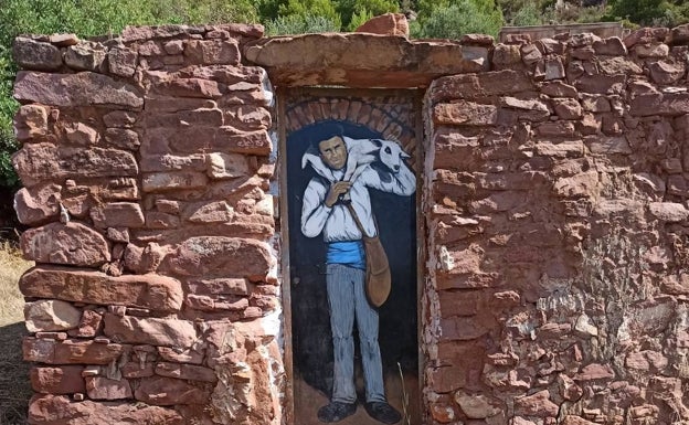 Curioso grafitti en una de las ruinas de la Aldea de l'Olla, construcción morisca donde ahora hay una ecoaldea. 