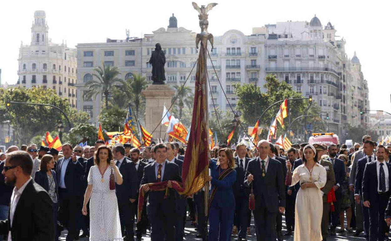 Procesión cívica del 9 d'Octubre de 2019.