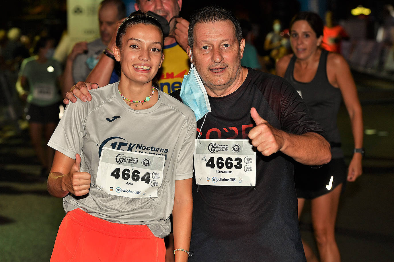 La carrera 15K Nocturna València Banco Mediolanum recorrió este sábado por la noche las calles de la ciudad. La prueba ha contado con cerca de 6.000 participantes y medidas de seguridad sanitarias, se ha celebrado finalmente tras dos años de parón por la pandemia. El keniata Emmanuel Moi Maru ha logrado la mejor marca de la carrera siendo el primer clasificado en categoría masculina con un tiempo de 42:14, mejor marca mundial del año.