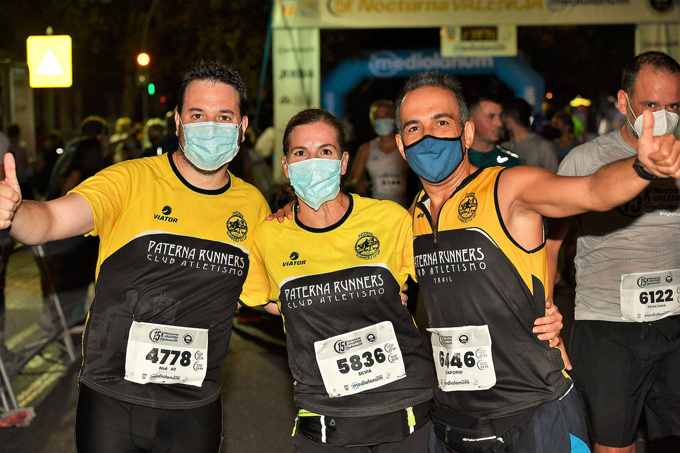 La carrera 15K Nocturna València Banco Mediolanum recorrió este sábado por la noche las calles de la ciudad. La prueba ha contado con cerca de 6.000 participantes y medidas de seguridad sanitarias, se ha celebrado finalmente tras dos años de parón por la pandemia. El keniata Emmanuel Moi Maru ha logrado la mejor marca de la carrera siendo el primer clasificado en categoría masculina con un tiempo de 42:14, mejor marca mundial del año.