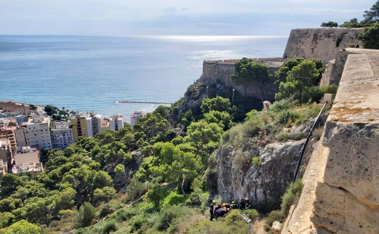 Imagen del lugar del accidente en el Castillo de Santa Bárbara de Alicante. 