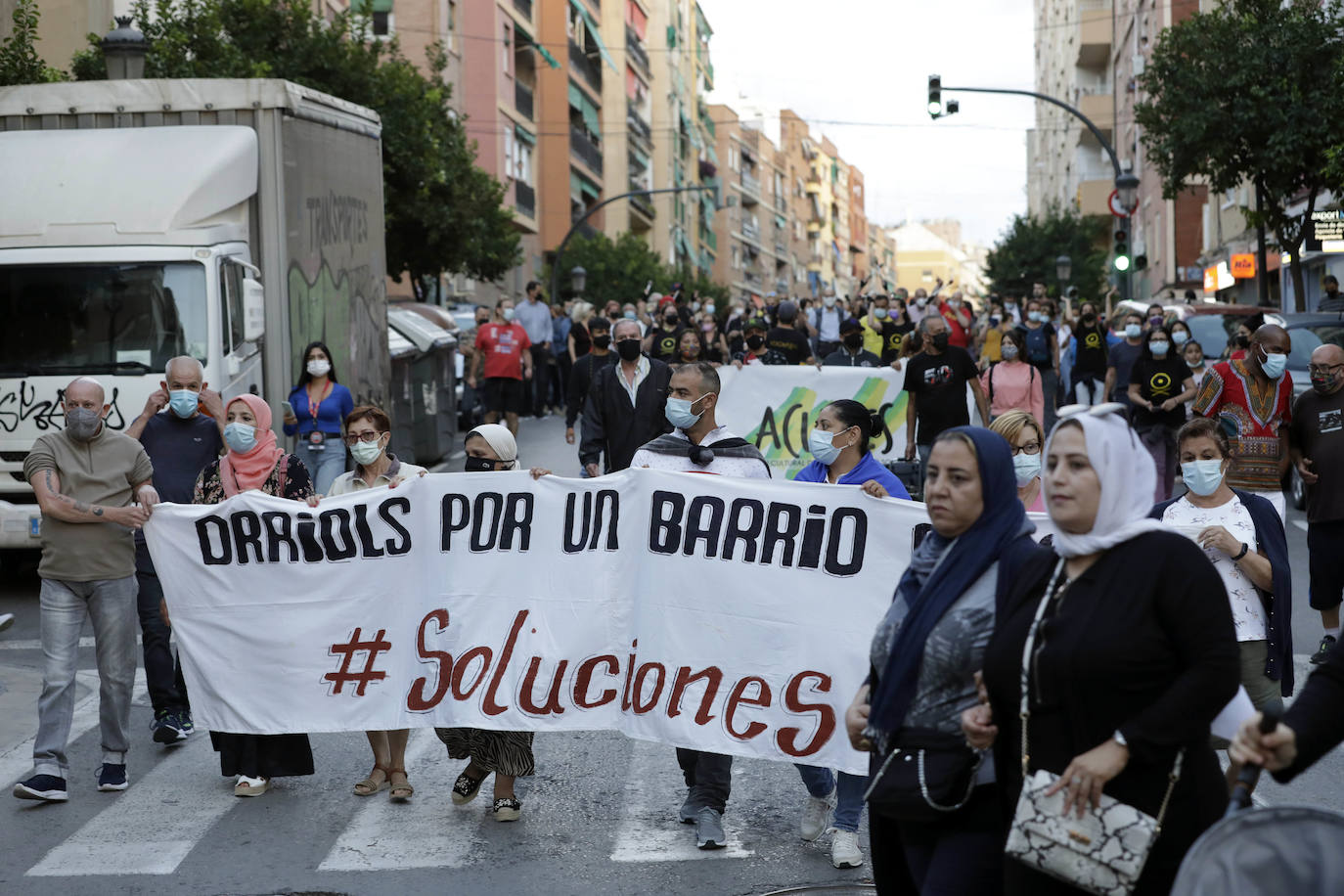 Fotos: Orriols protesta en la calle contra la inseguridad