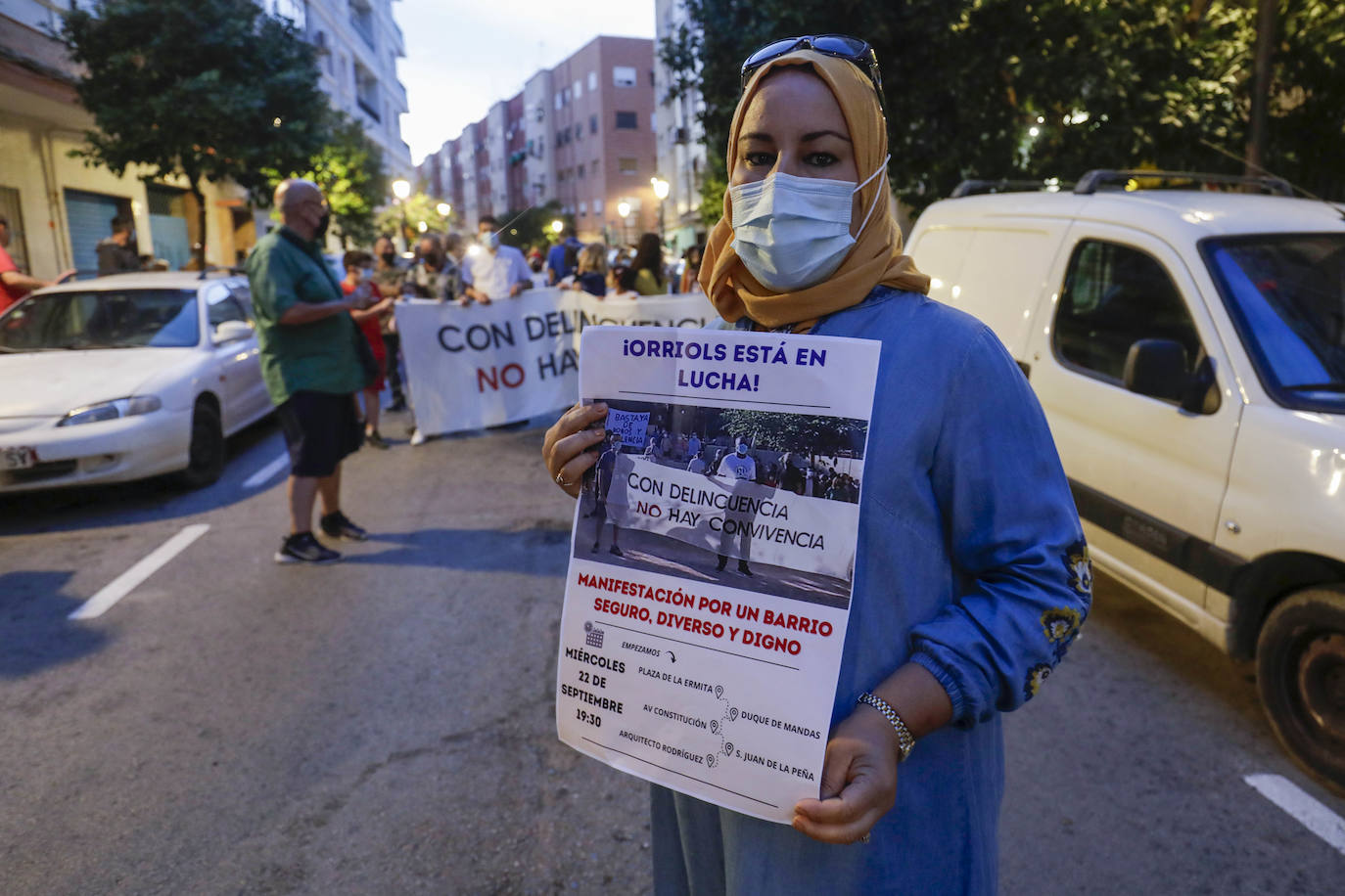 Fotos: Orriols protesta en la calle contra la inseguridad