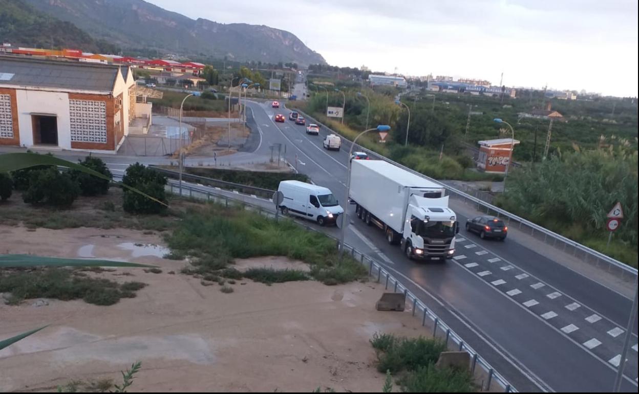 Acceso al municipio de Xeresa. 