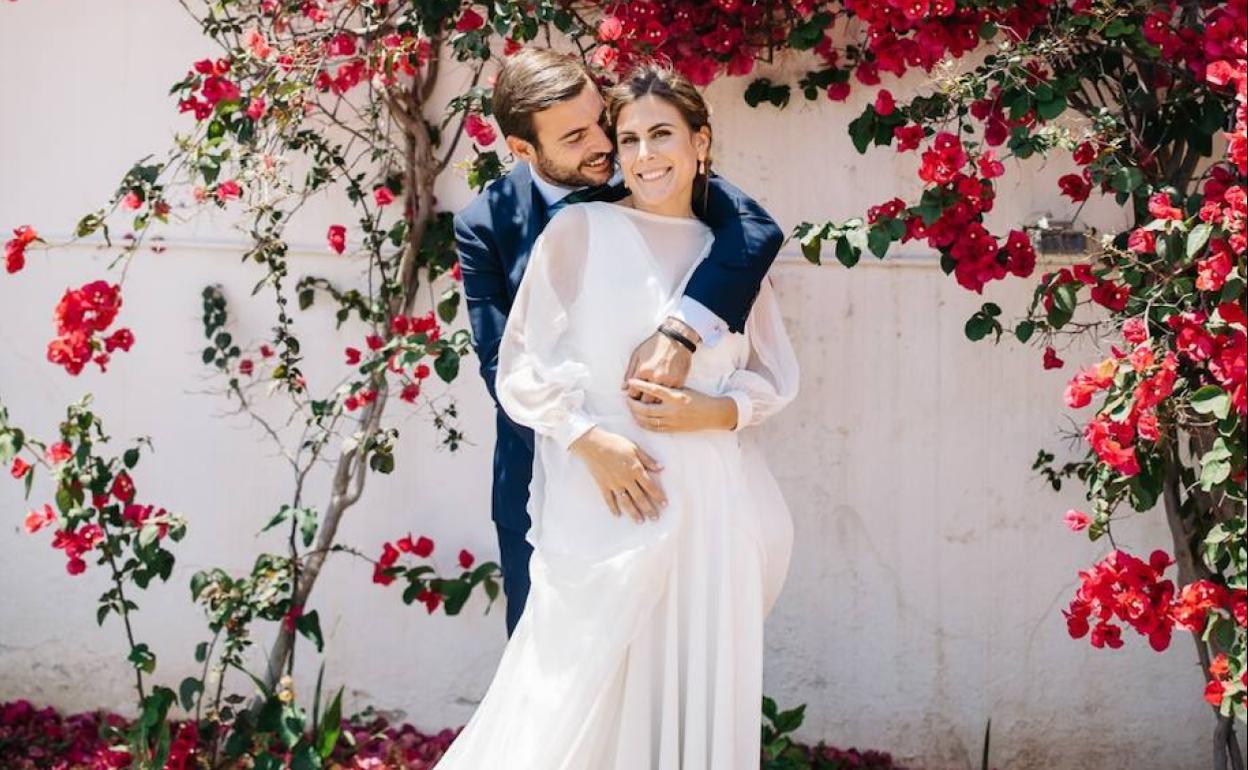 Inés Gabaldón y Luis Hoyas Adrián se casaron en San Agustín. La novia llevaba un vestido diseñado por Savage.