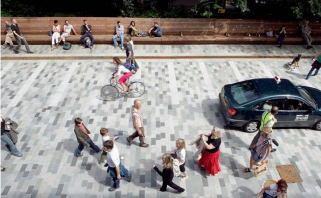 Imagen virtual de cómo quedará el nuevo tramo del paseo, con calzadas y aceras a un mismo nivel para facilitar la estancia a los peatones y lograr más espacio para las terrazas.  