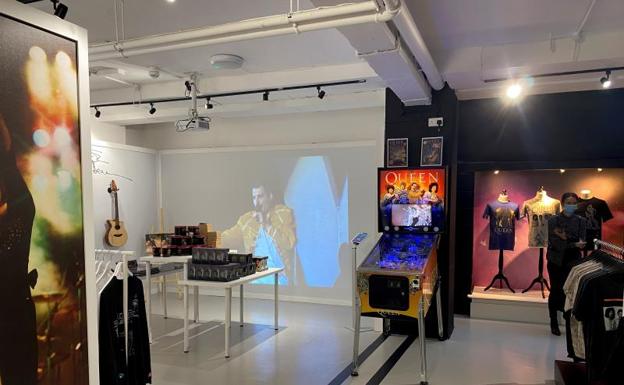 Imagen principal - Dónde está la tienda de Queen en Londres | Queen abre una tienda efímera en Londres