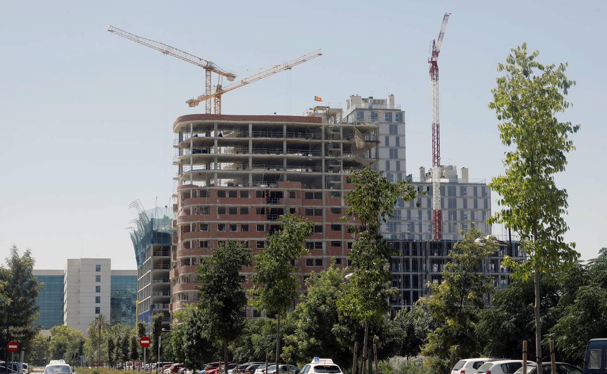 Edificios en construcción en Valencia. 