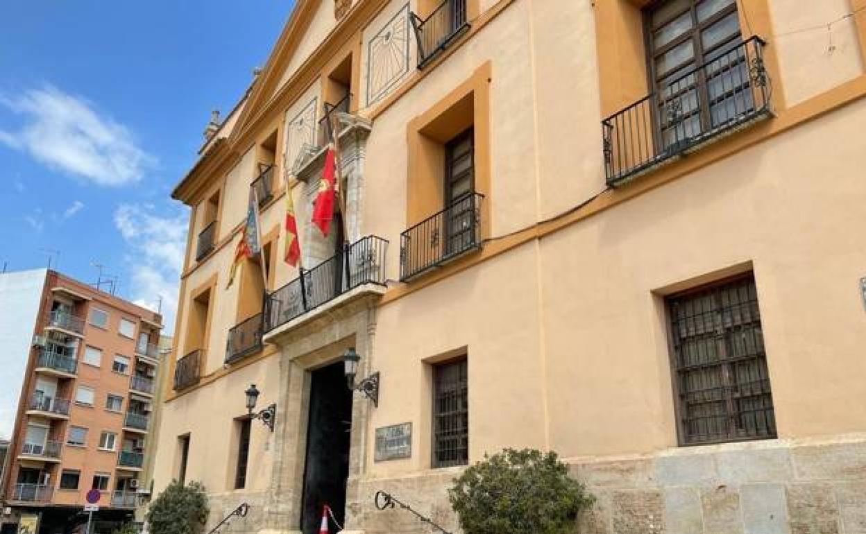 La fachada del ayuntamiento. 