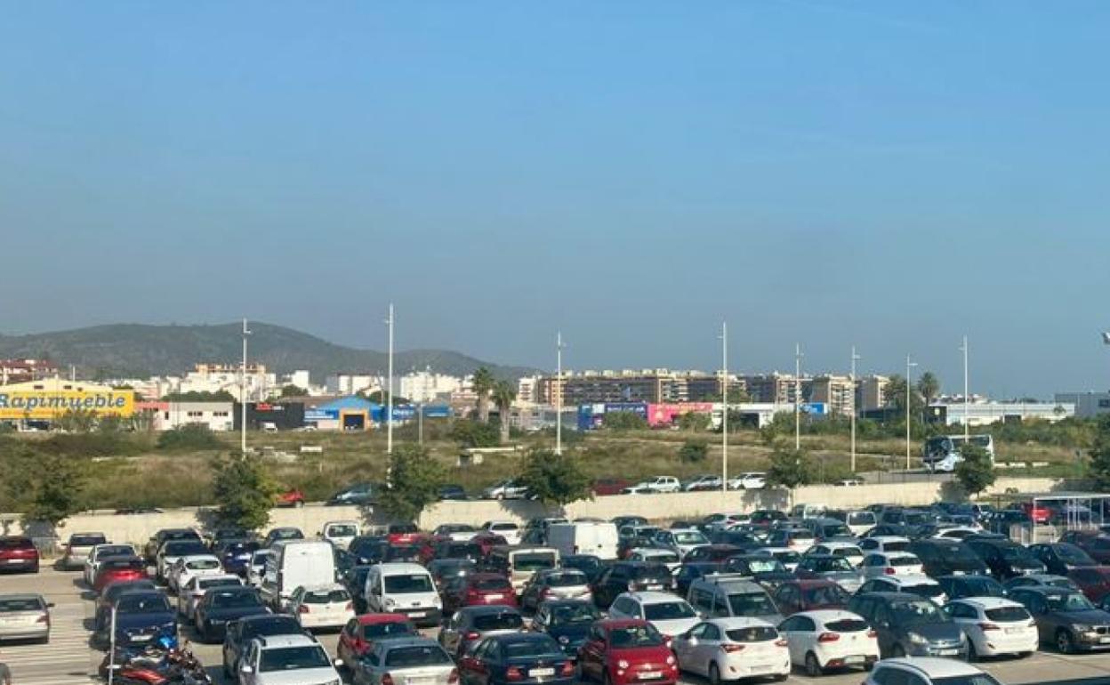 Parcelas de Sanxo Llop, vistas desde el aparcamiento del hospital de Gandia. 