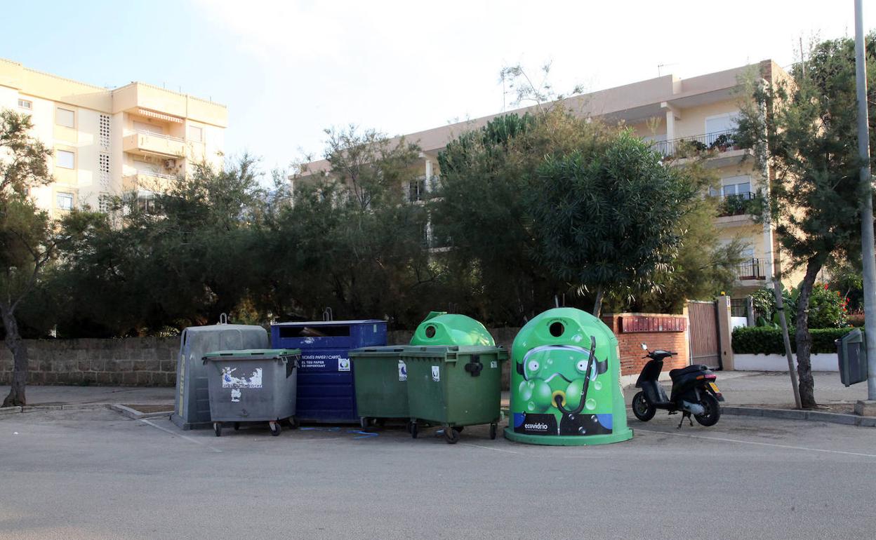 Contenedores de la basura en Dénia. 