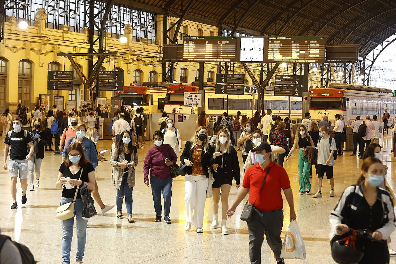 Fotos: El segundo día de huelga en Renfe deja nuevos retrasos y cancelaciones de trenes de Cercanías