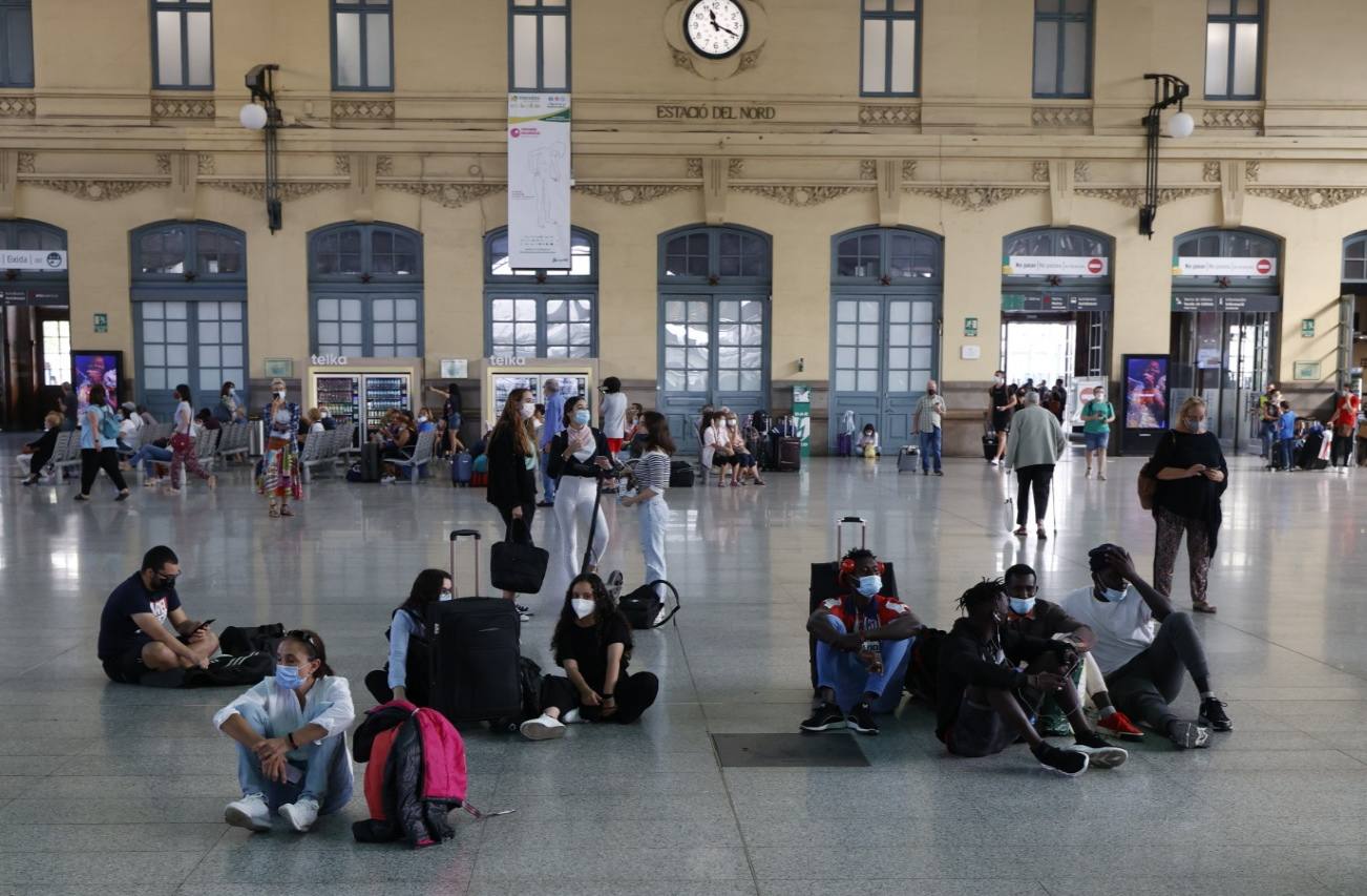 Fotos: El segundo día de huelga en Renfe deja nuevos retrasos y cancelaciones de trenes de Cercanías