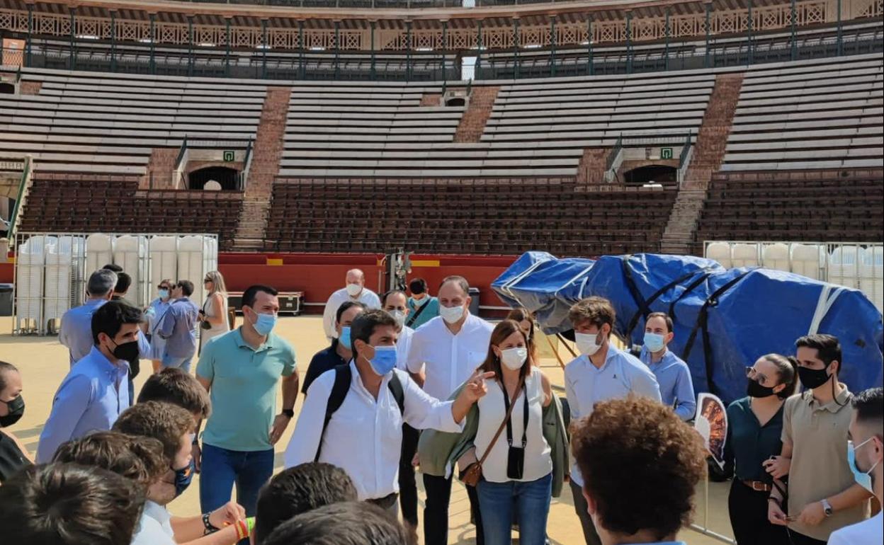 Mazón y Catalá, ayer en la plaza de toros. 