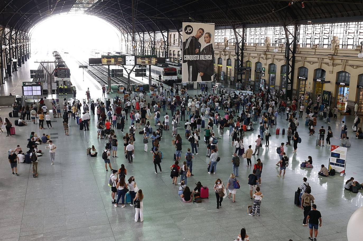 Fotos: El segundo día de huelga en Renfe deja nuevos retrasos y cancelaciones de trenes de Cercanías