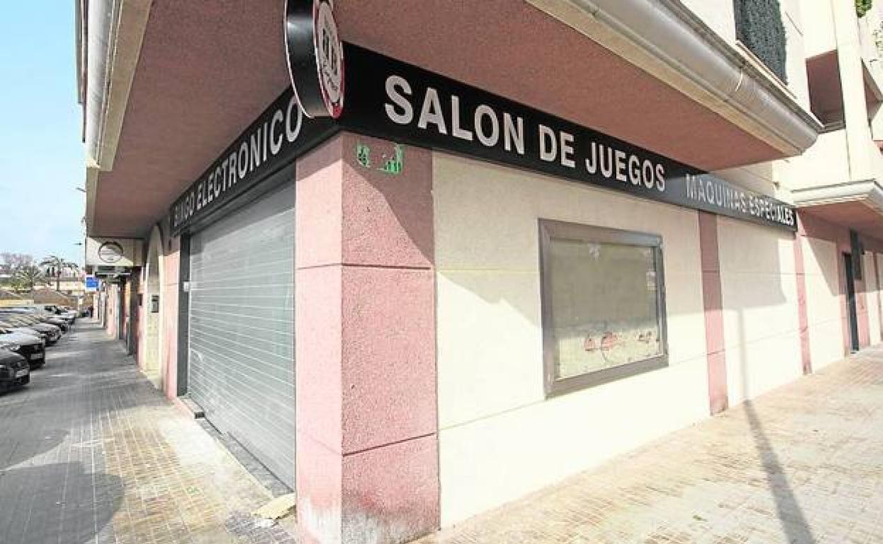 La fachada del negocio ubicado en la avenida María Ros. 