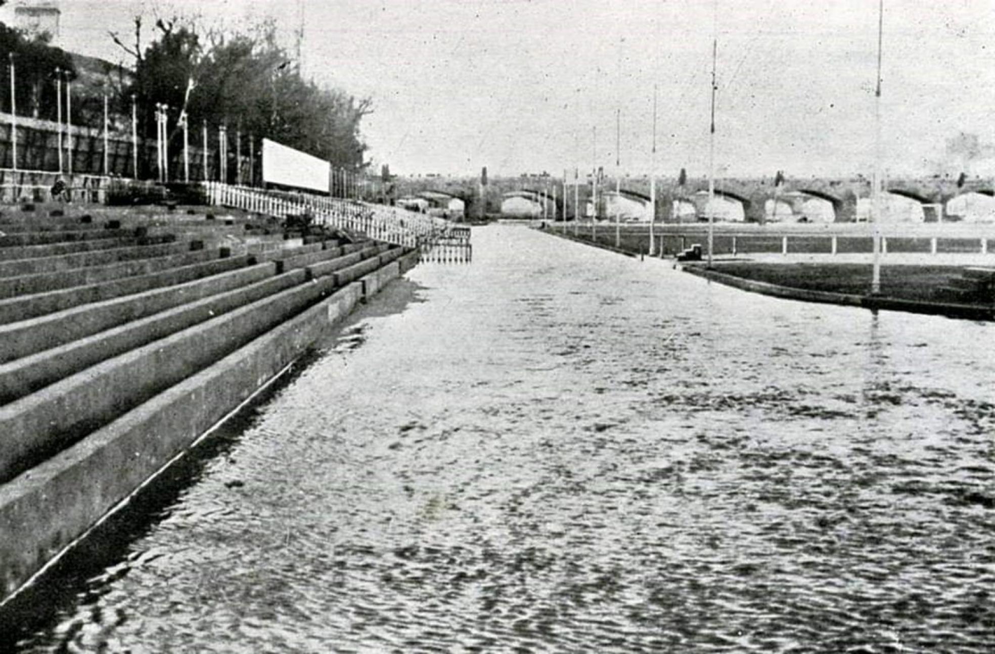 El Turia no perdona. Una de las muchas riadas que el Stadium sufrió. Archivo Fundación Goerlich
