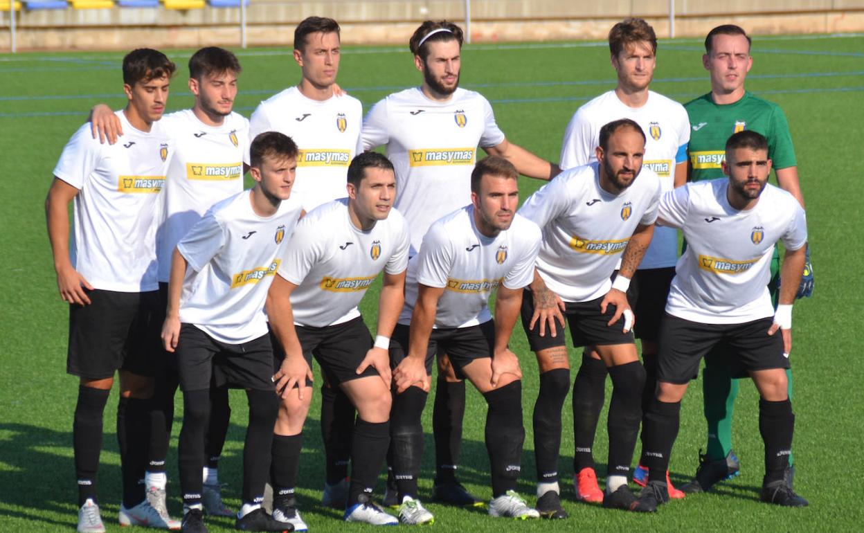 El once inicial del Pedreguer en Dénia. 