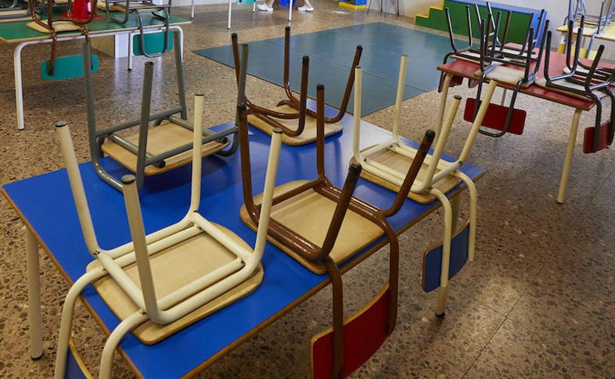 Localizan un brote en el ámbito educativo con 17 contagiados en Biar.  