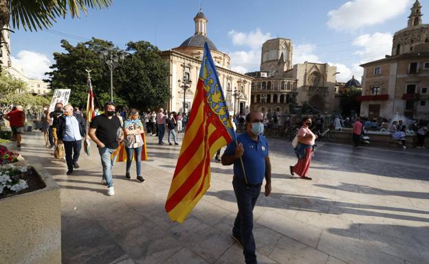 Galería. Las mejores imágenes de las manifestaciones del 9 d'Octubre de 2021. 