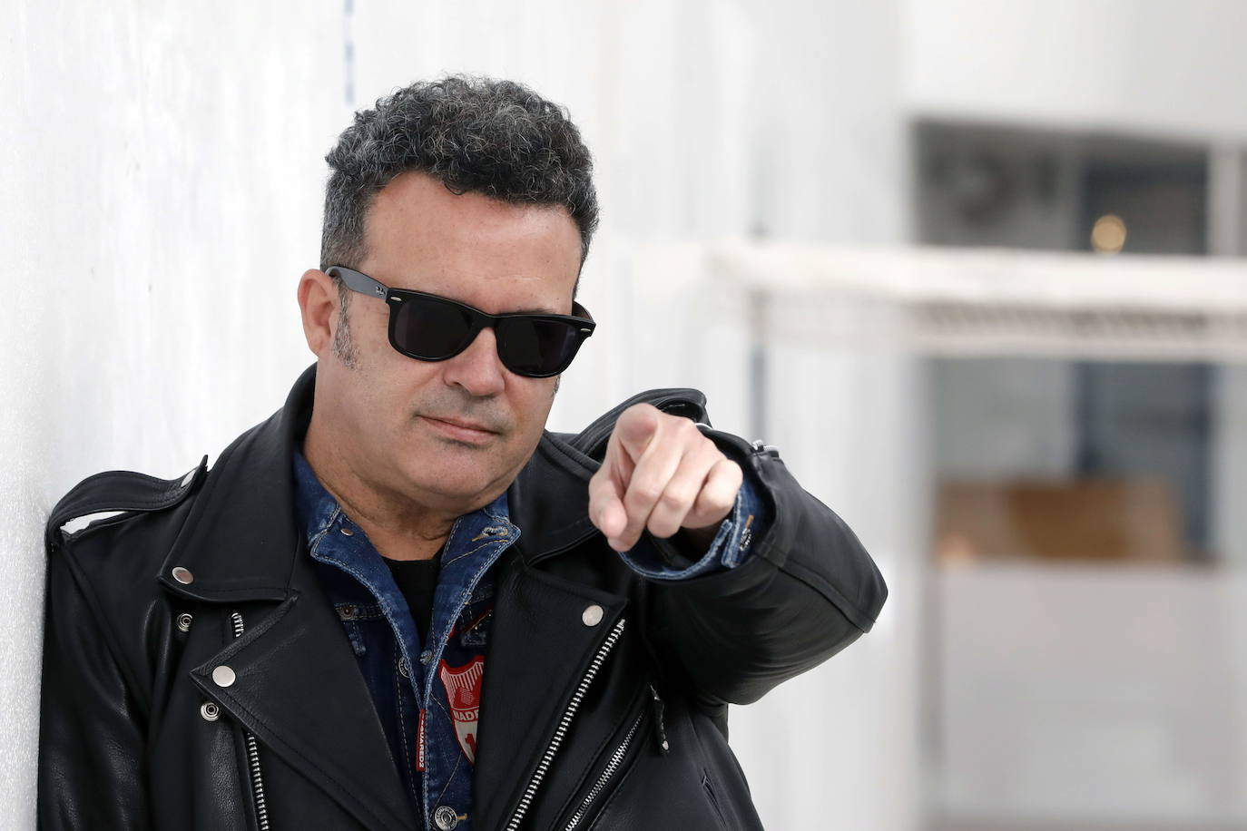 José Manuel Casañ, cantante: "La música es muy importante en nuestra vida" | Es imposible ahora mismo saber si a los valencianos nos ha cambiado la pandemia. Creo que ha influido más por sectores. Los músicos hemos salido muy perjudicados y sin apoyos, por lo menos en mi caso. La música es muy importante en nuestra vida, pero no nos importa quién la hace.